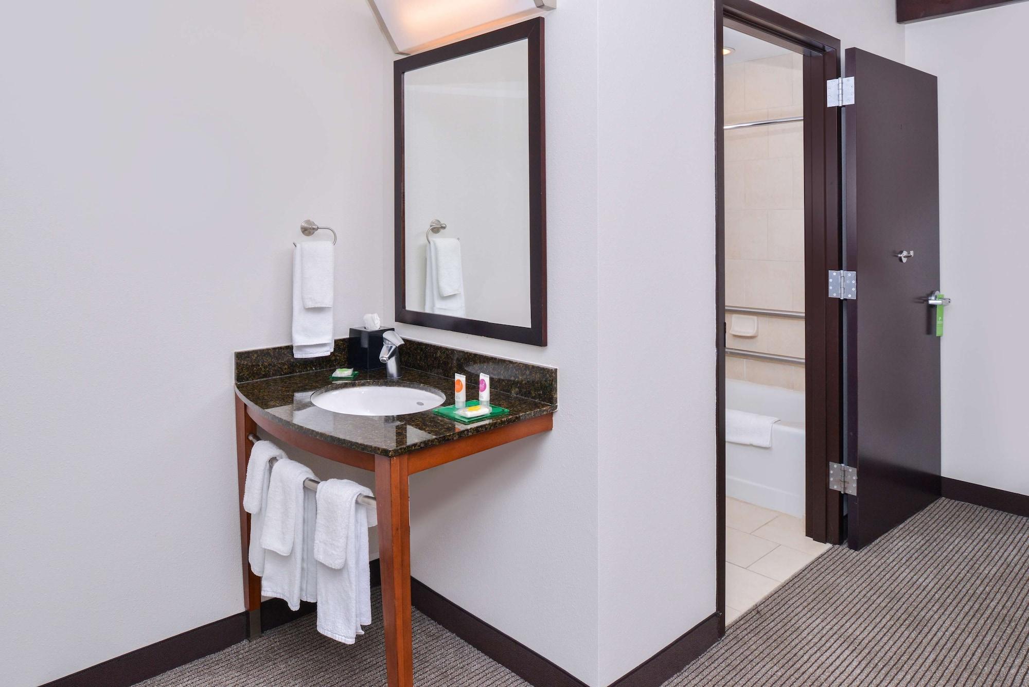 Hyatt Place Chesapeake Bagian luar foto