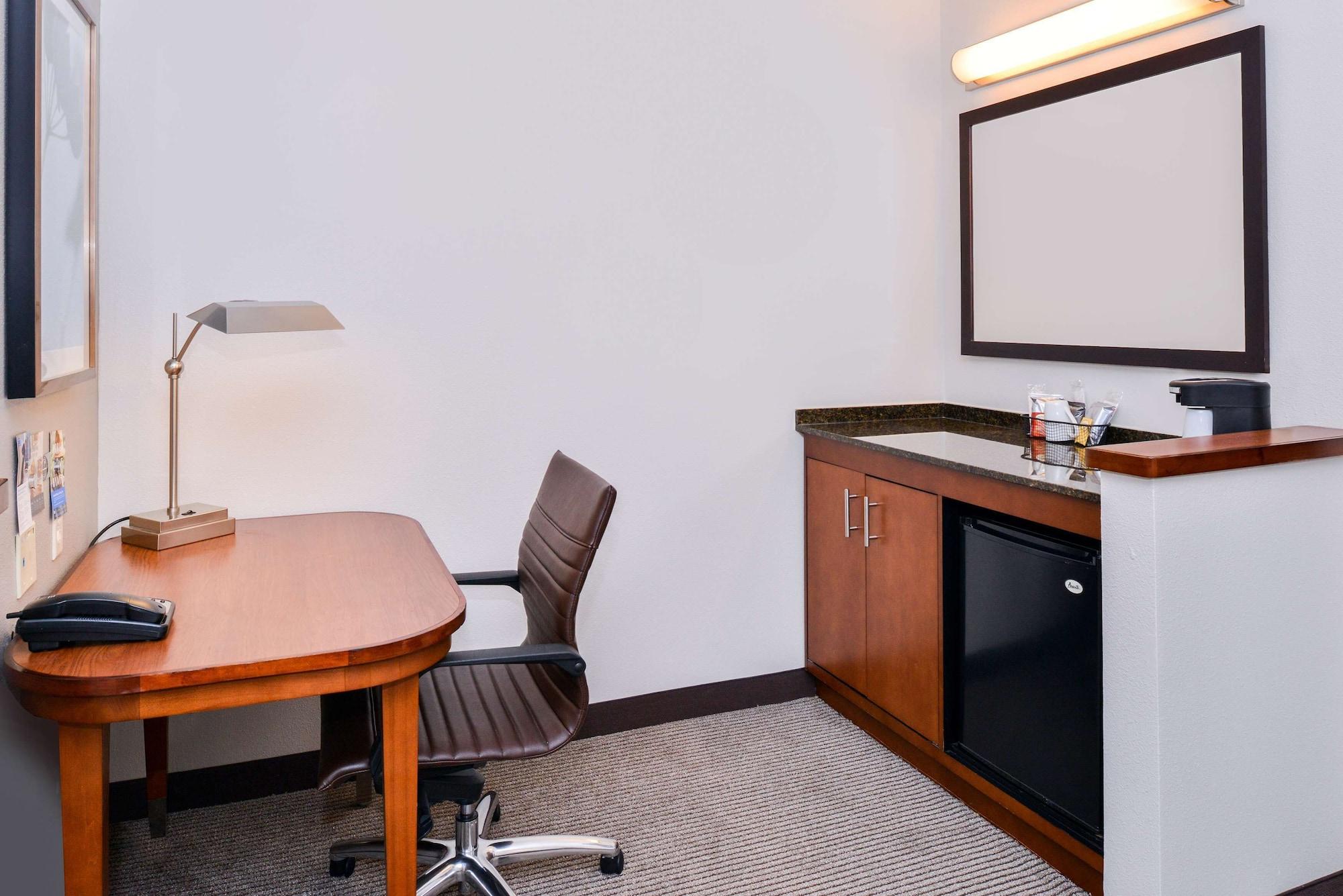 Hyatt Place Chesapeake Bagian luar foto