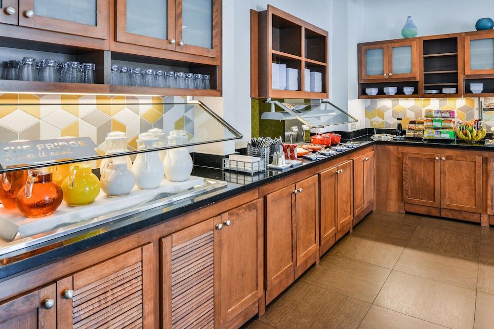 Hyatt Place Chesapeake Bagian luar foto