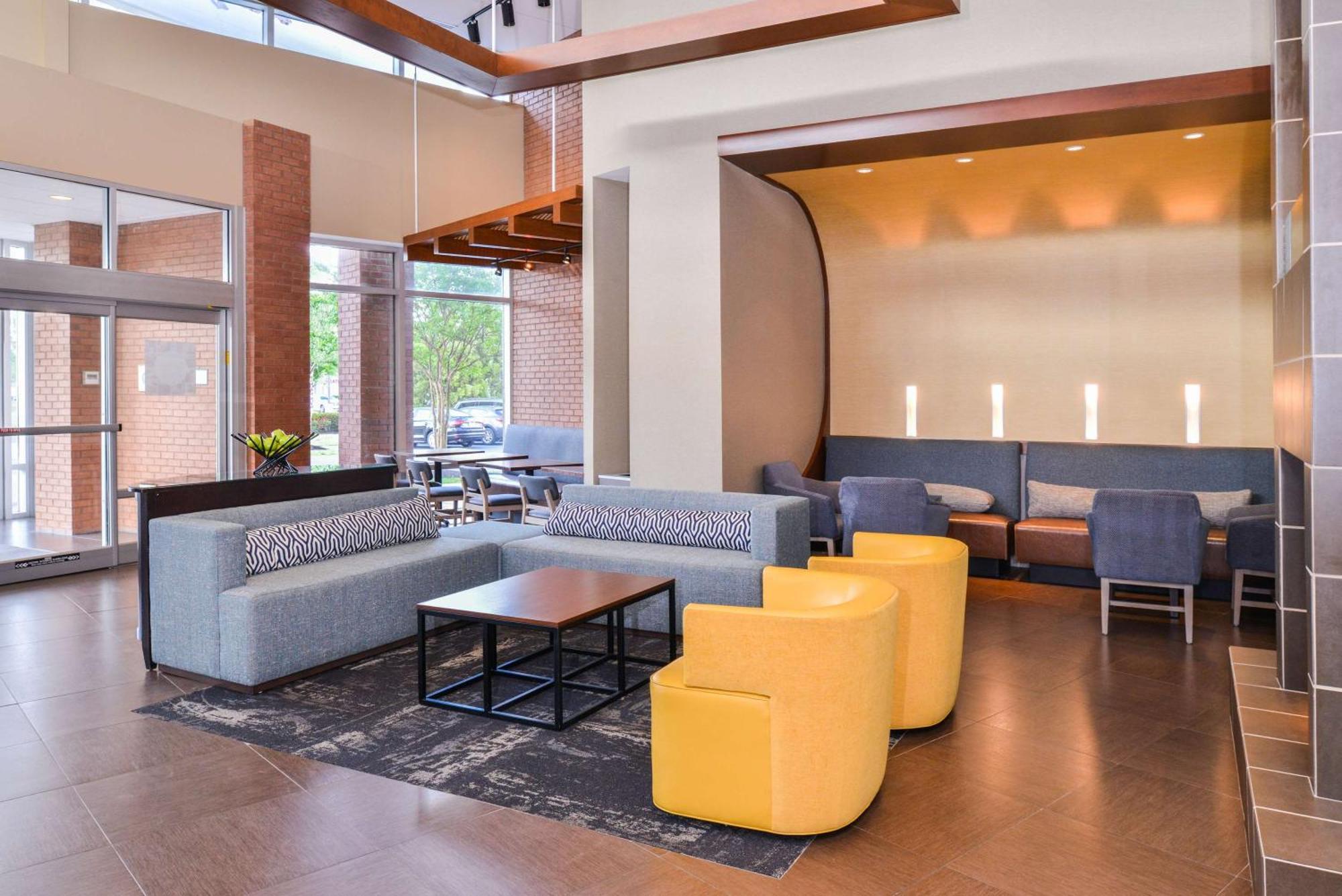 Hyatt Place Chesapeake Bagian luar foto