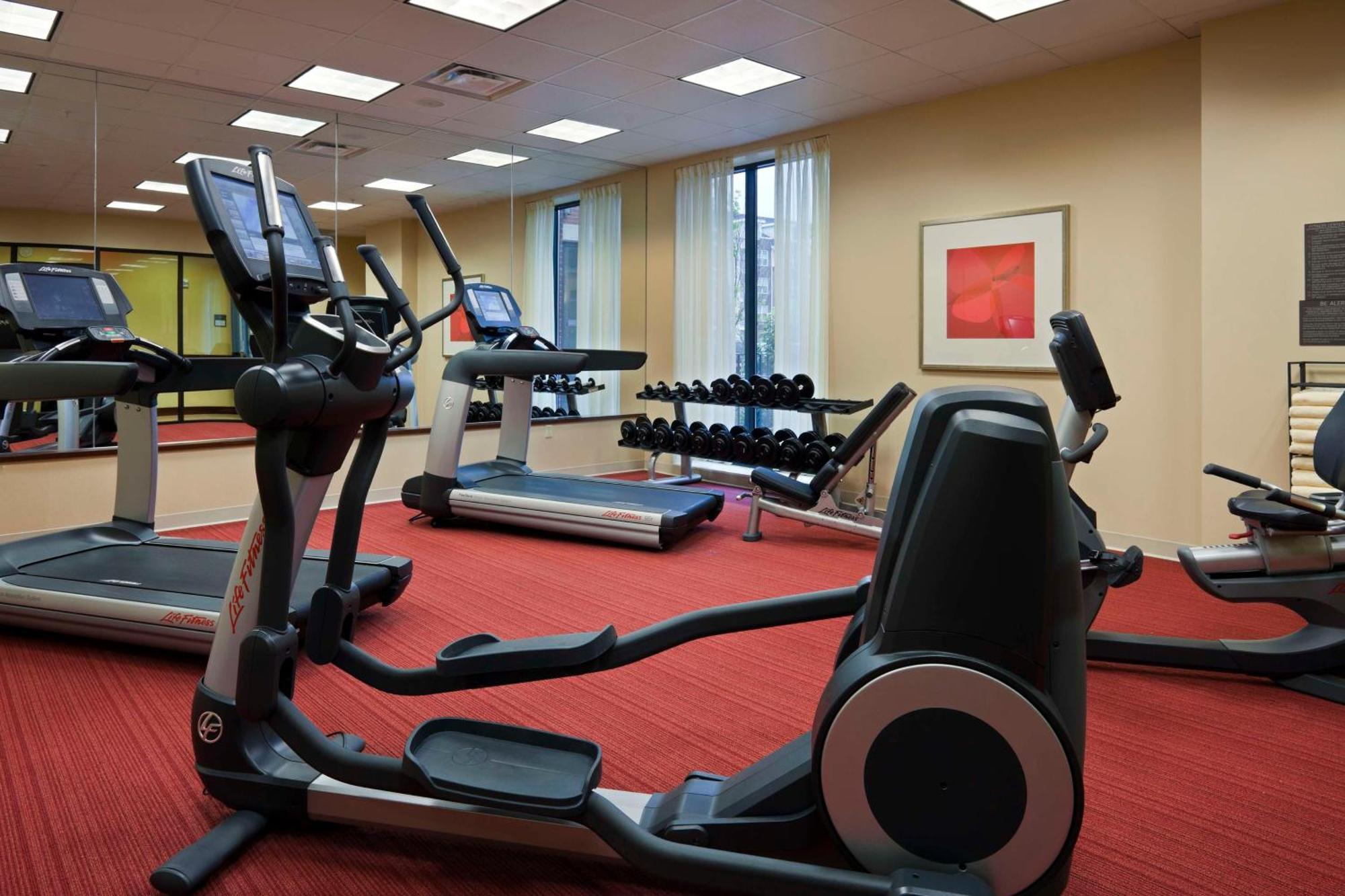 Hyatt Place Chesapeake Bagian luar foto