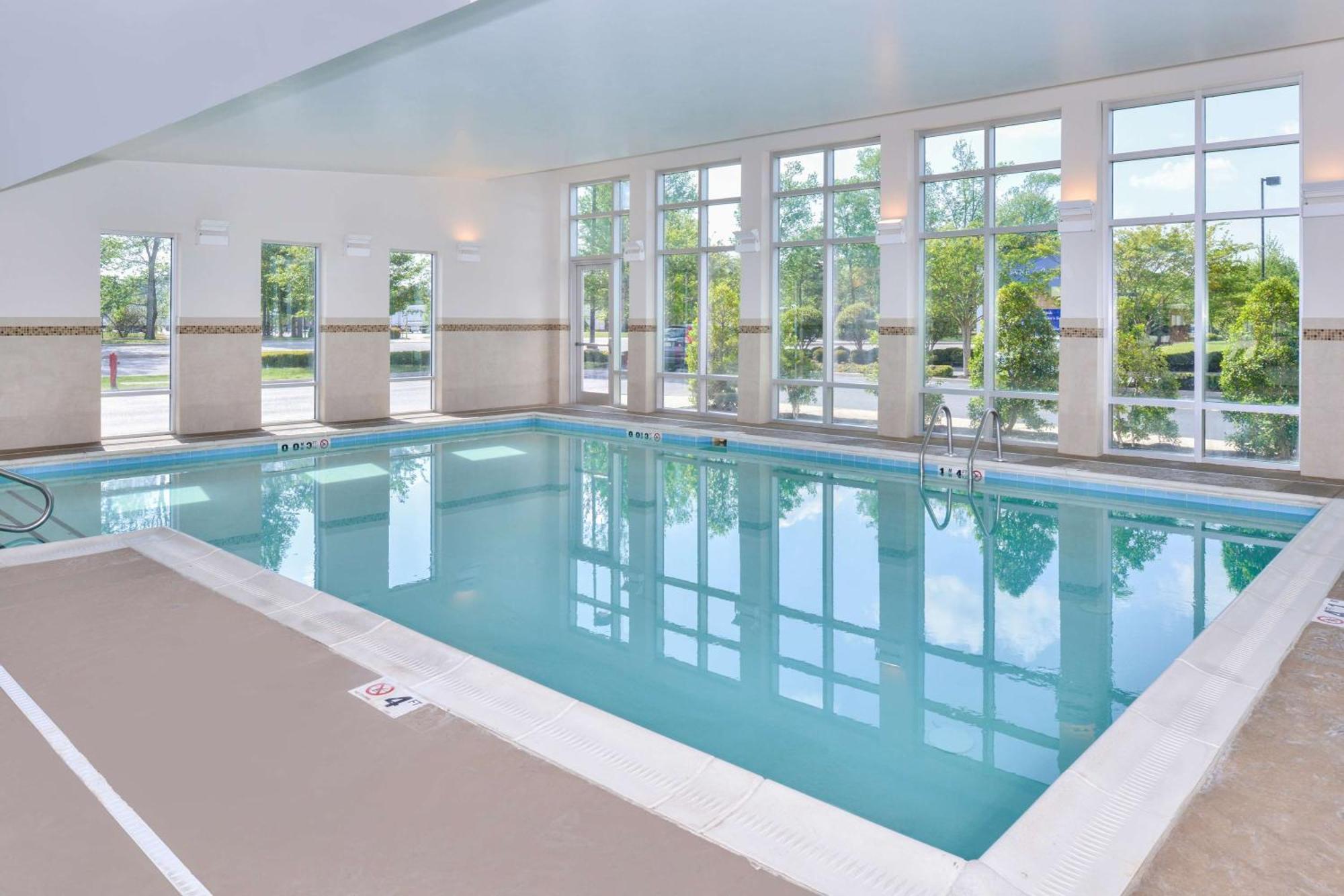 Hyatt Place Chesapeake Bagian luar foto