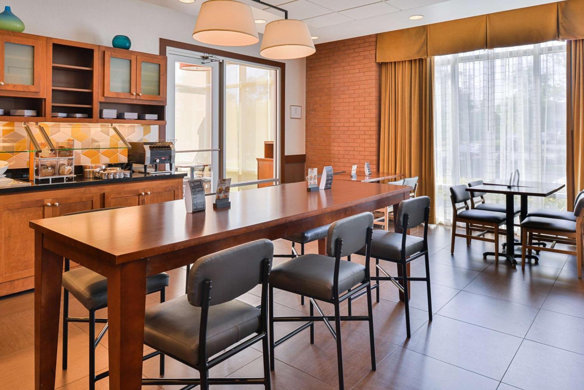 Hyatt Place Chesapeake Bagian luar foto