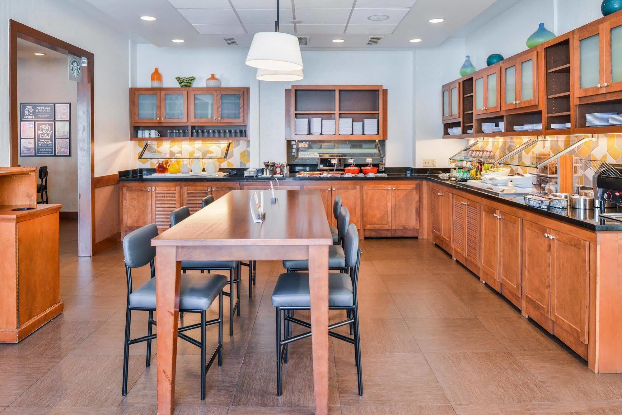 Hyatt Place Chesapeake Bagian luar foto