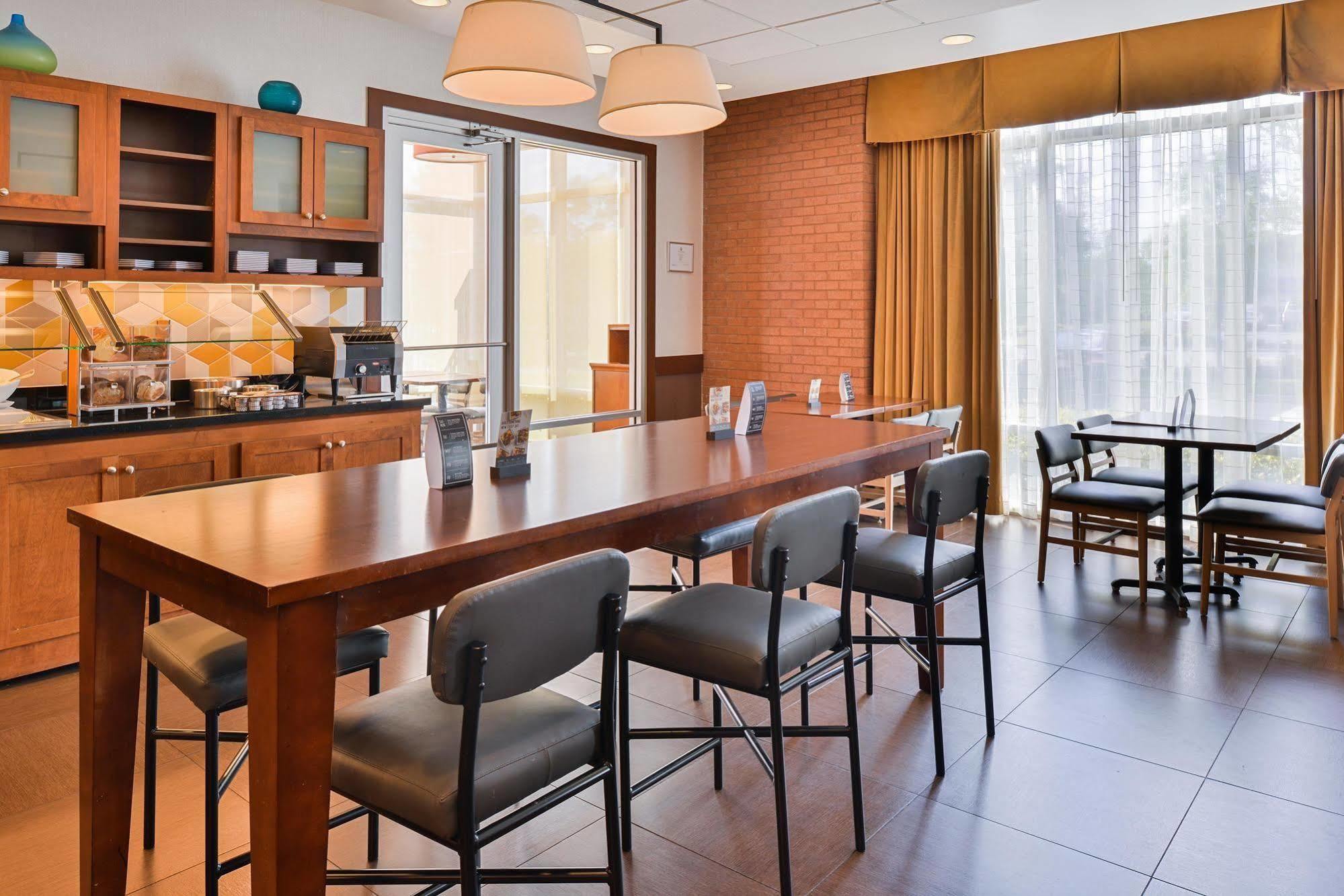 Hyatt Place Chesapeake Bagian luar foto